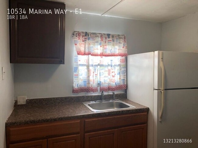 Building Photo - Large Studio Apartment in Mobile Home Comm...