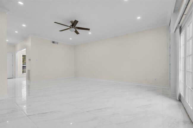 Building Photo - 14715 Barryknoll Ln