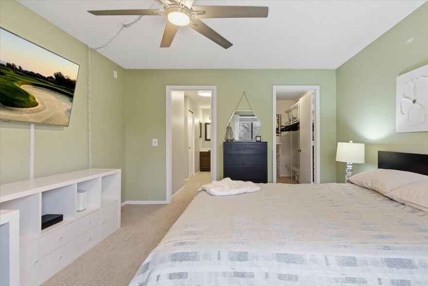 Building Photo - 10451 Greenbrier Rd