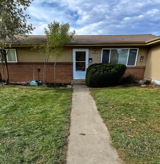 Building Photo - 1307 Castlerock Dr