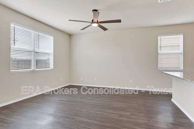 Building Photo - 10610 Grn Lk Dr
