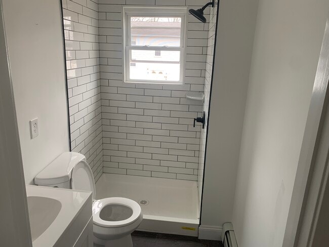 Building Photo - 31 Hopkins St