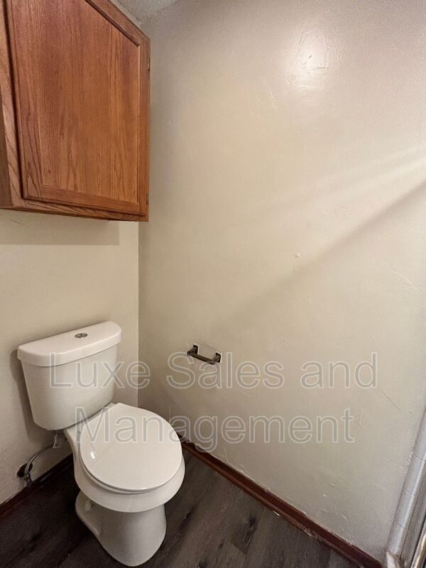 Building Photo - 1307 Summerton Pl