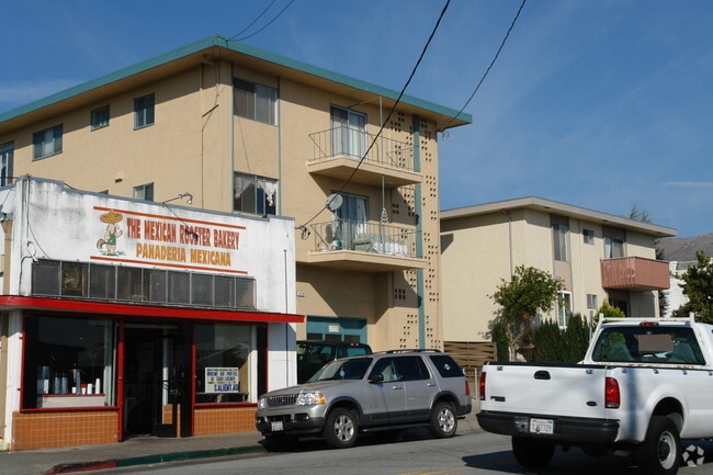 Building Photo - 619 Linden Ave