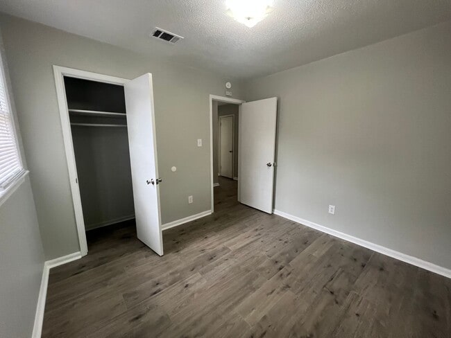 Building Photo - 3112 42nd Ave