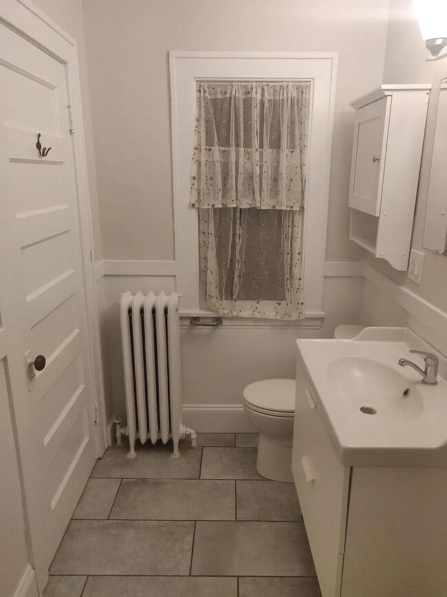 Building Photo - 1907 11th Ave S