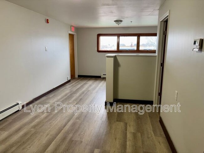 Building Photo - 50 Hedley Ave