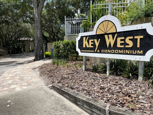 Building Photo - Renovated 2 Bedroom, 2 Bath First Floor in...