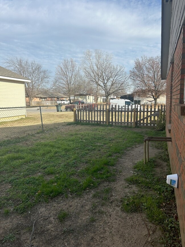 Side Yard - 104 N Wildhorse St