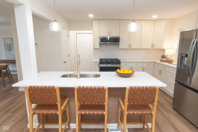 Building Photo - 6337 Cardinal Ln