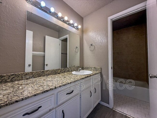 Building Photo - 6512 S 81st E Pl