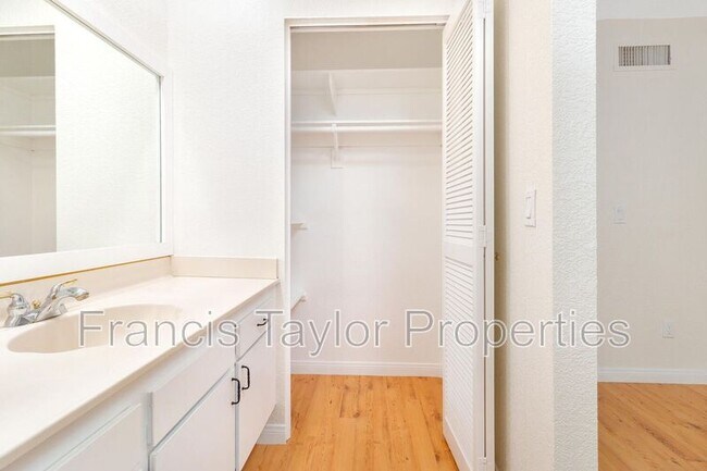 Building Photo - 1360 Gary Ln