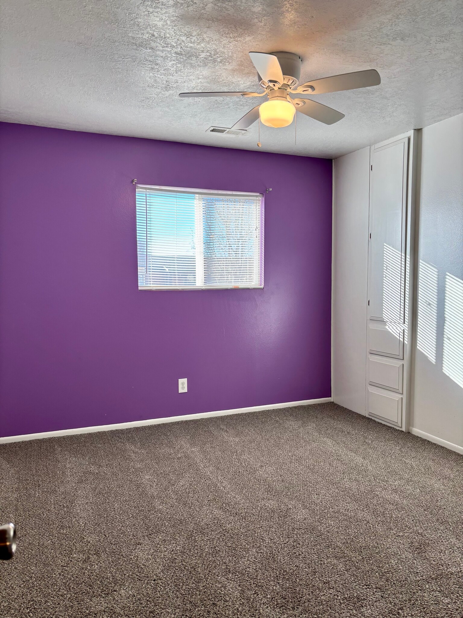 Building Photo - 763 S Sunset Dr