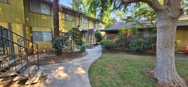 Building Photo - Very clean and Beautiful Apartment for rent in Visalia