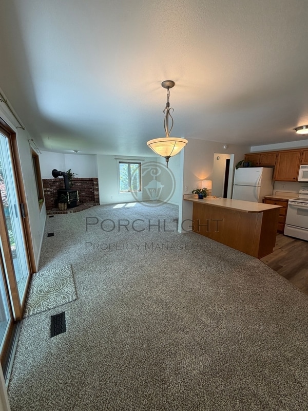 Building Photo - 107 Fairside Dr