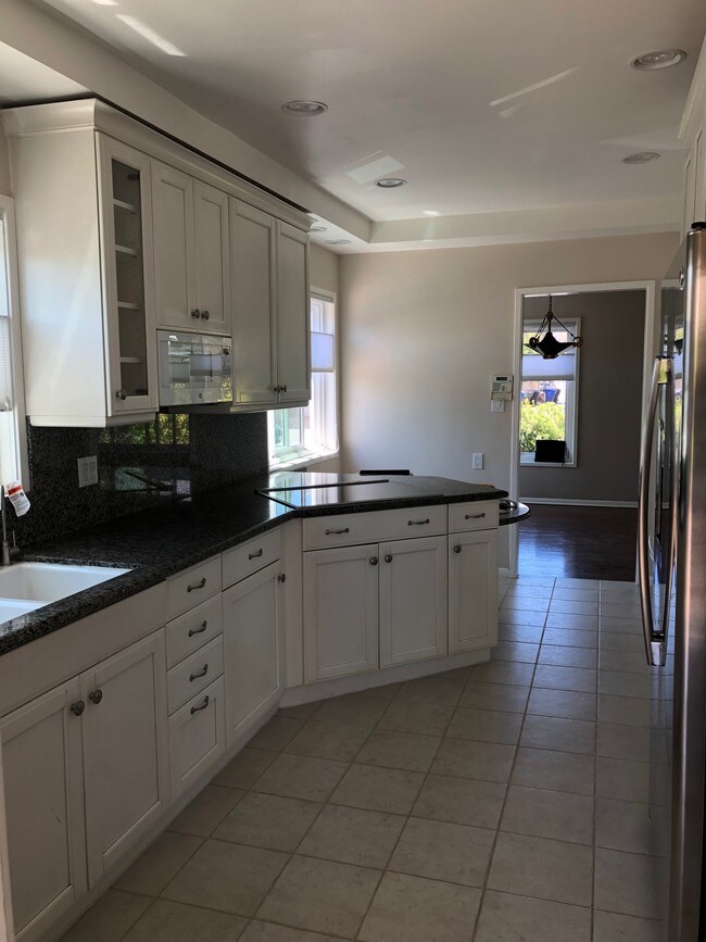 Building Photo - 2315 24th St