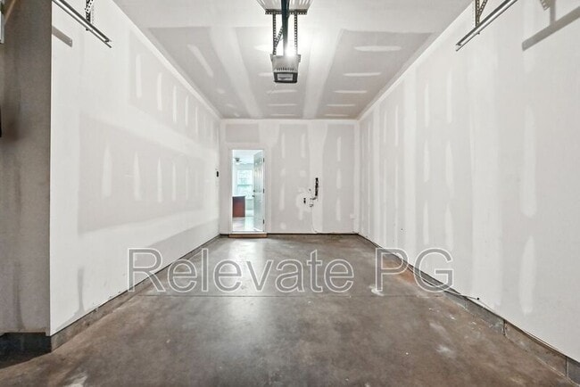 Building Photo - 4028 Rivermere Ln