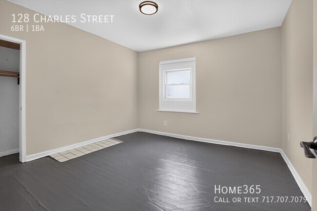 Building Photo - 128 Charles St