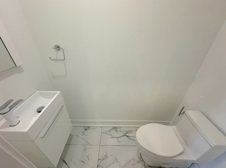 Building Photo - 1506 N 8th St