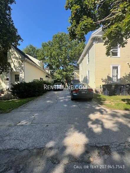 Building Photo - 118 Grove St