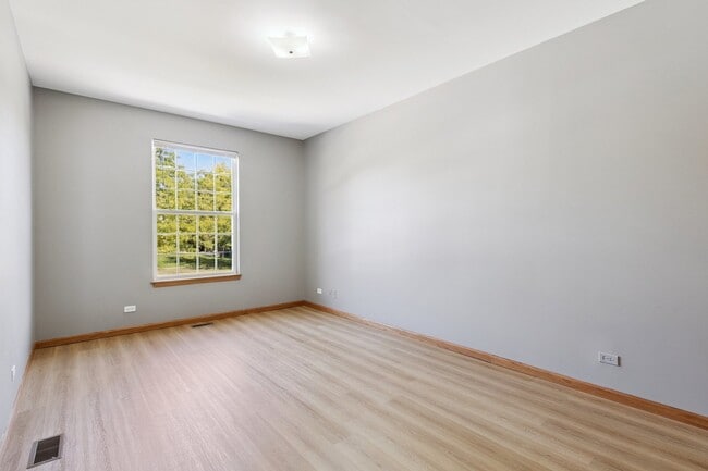 Building Photo - 3403 Green Pastures Ln