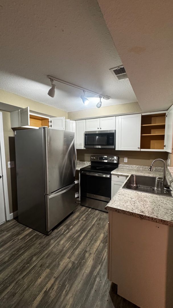 Building Photo - Cozy & Private 2-Bedroom Duplex Rental in Ocala