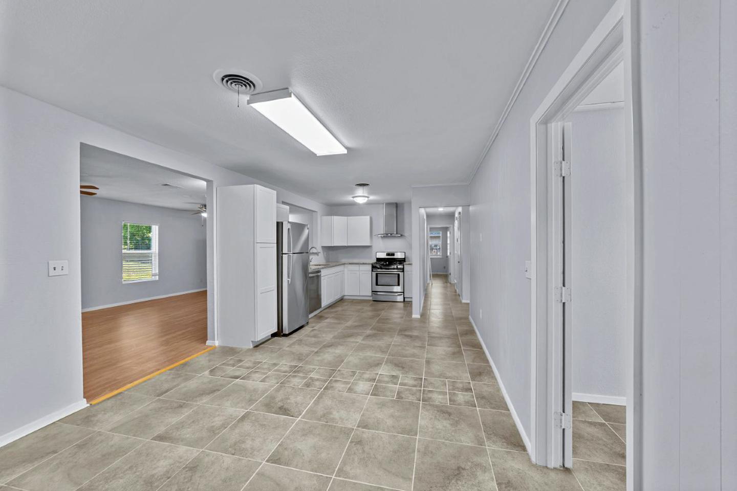 Building Photo - Beautiful Single-Family Home for Rent in F...