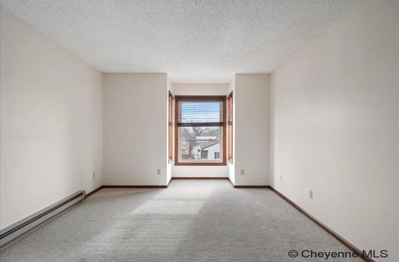 Building Photo - 1014 E 25th St