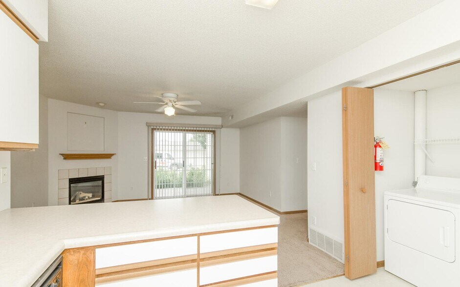 Building Photo - 2518 Rushmore Dr