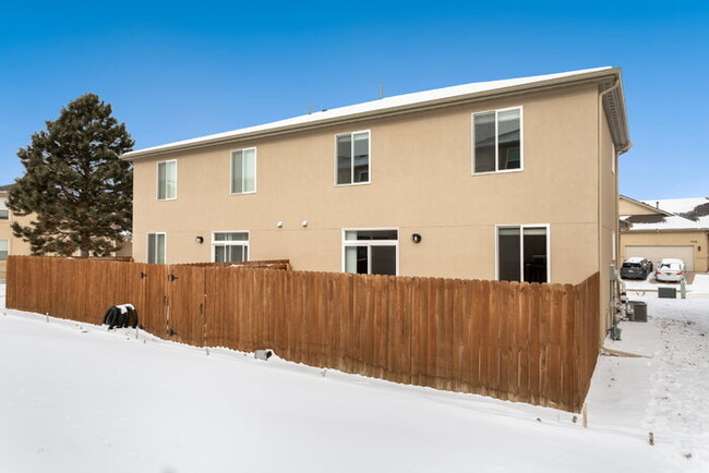 Building Photo - Modern 3-Bedroom Townhome – Conveniently L...