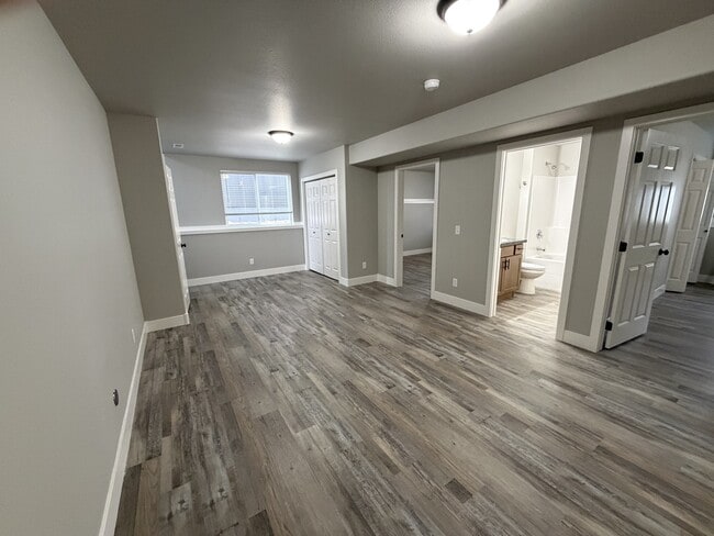 Building Photo - 1335 Lynn Ave