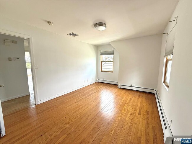 Building Photo - 224 E Edsall Blvd
