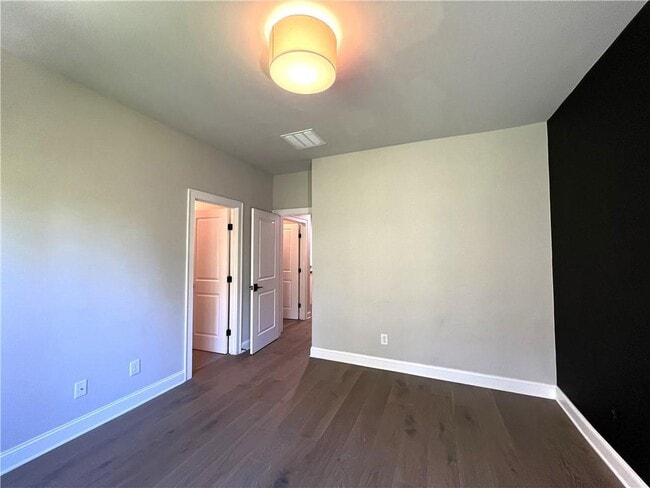 Building Photo - 4353 Parkside Pl