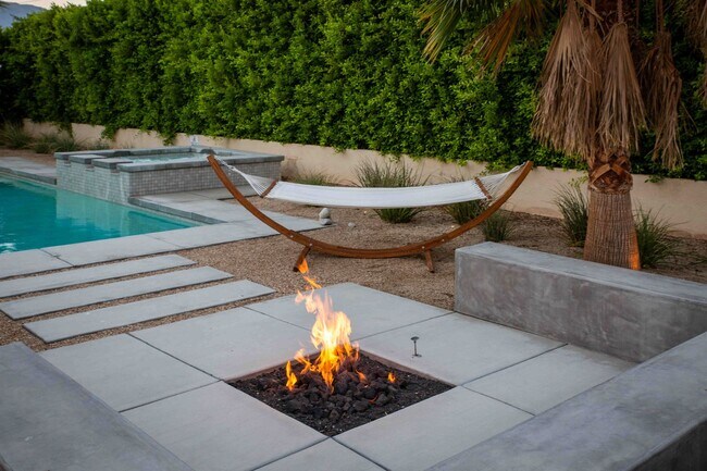 Building Photo - Luxury Oasis with Pool in Palm Springs