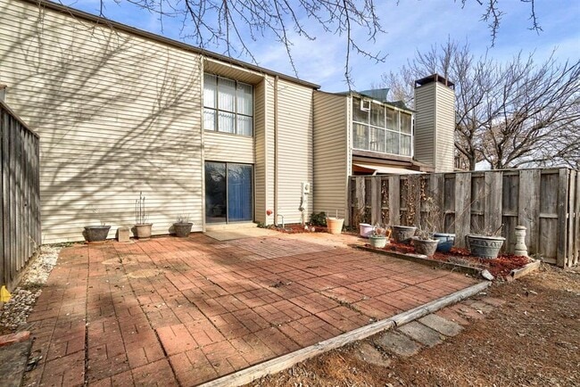 Building Photo - 2030 Three Stars Rd