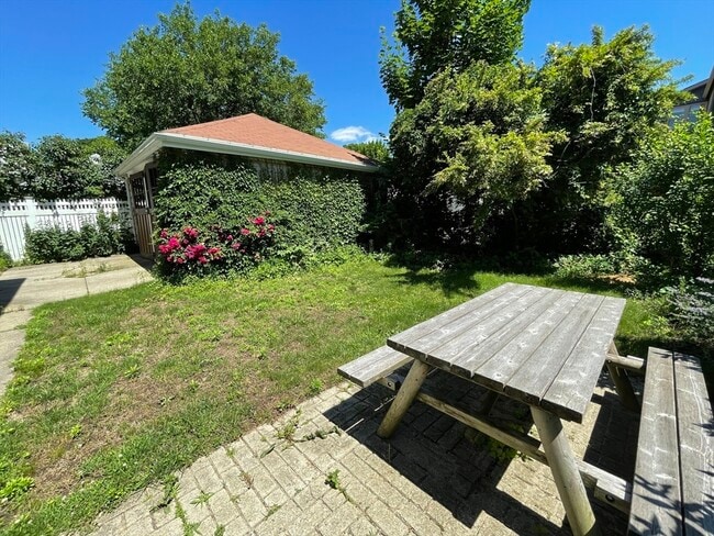 Building Photo - 62 Newport St