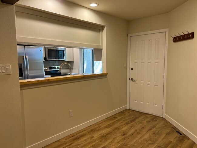 Building Photo - 2979 Shady Holw E