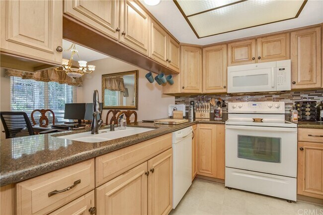 Building Photo - 22317 Vista Verde Dr