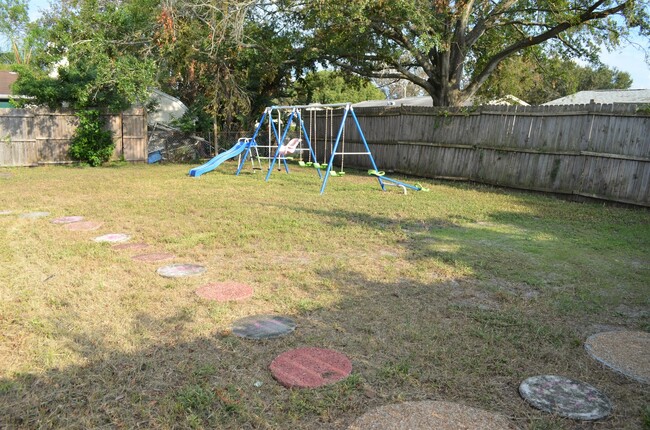 Building Photo - Beautiful fully remodeled home!