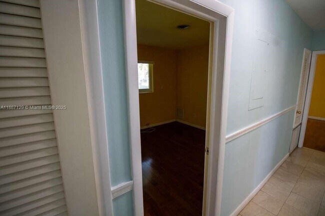 Building Photo - 9041 SW 88th St
