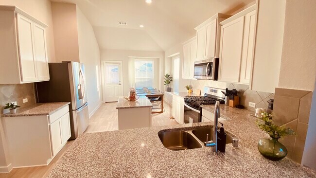 Building Photo - 7847 Grand Louis Way