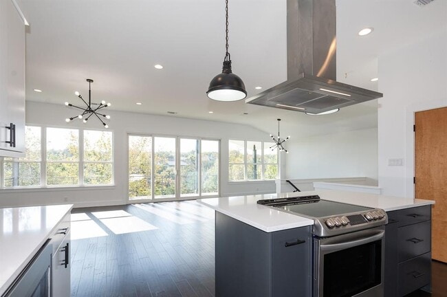 Building Photo - 2650 Crazyhorse Pass