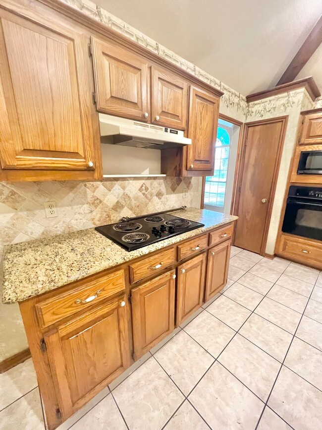 Building Photo - Beautiful Desoto Tx Home