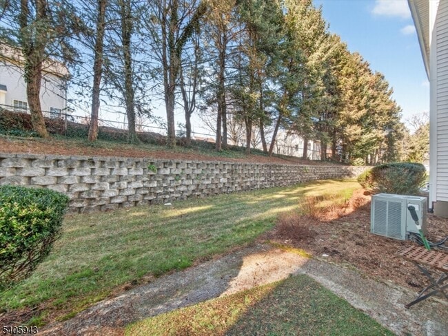 Building Photo - 124 Barclay Dr