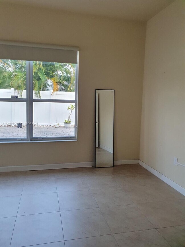 Building Photo - 9171 SW 169th Pl