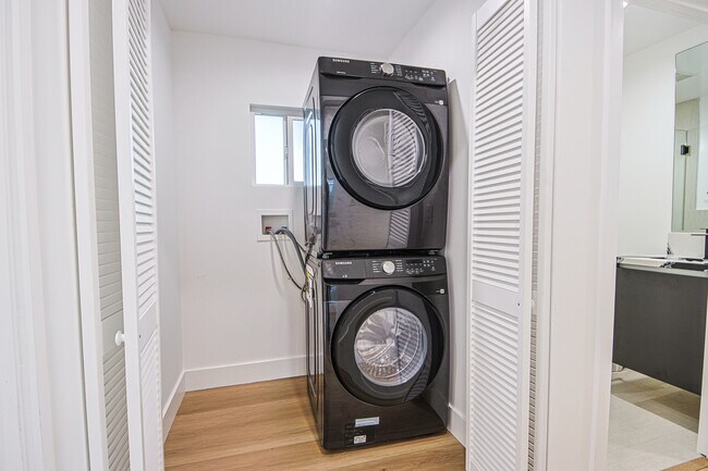 Building Photo - 4573 Triggs St