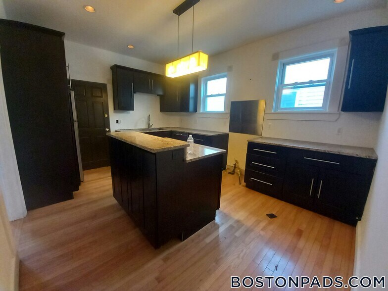 Building Photo - 339 Allston St