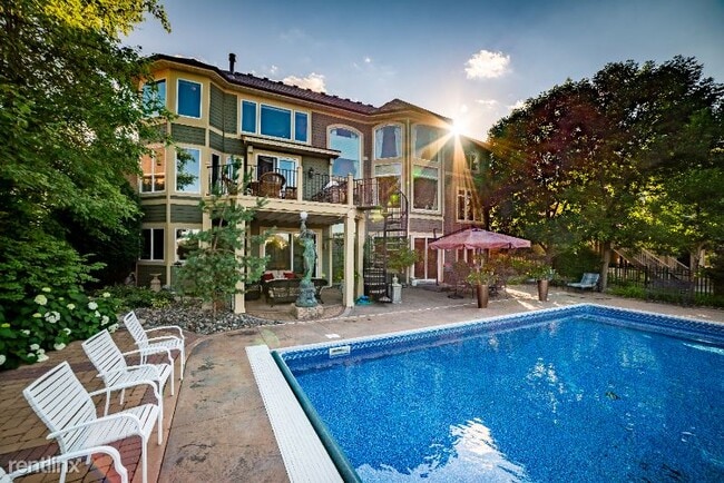 Building Photo - 4 br, 4.5 bath House - 2849 Aspen Lake Dr NE