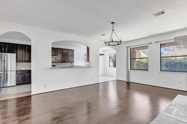 Building Photo - 16942 Lake Willowby Ln