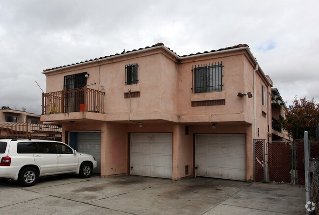 Primary Photo - 4017 Highland Ave